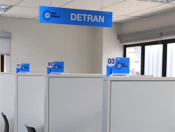Detran-DF é condenado a indenizar uma mulher por inscrição indevida em dívida ativa