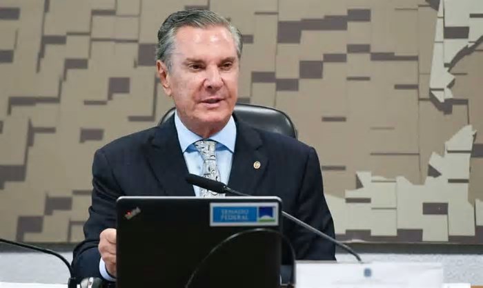 Ex-presidente Fernando Collor deixa presídio para cumprir pena em casa