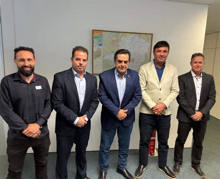 Domingos Sávio reforça importância da duplicação da BR-494 em reunião com secretário de infraestrutura do estado