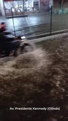 Chuva forte causa transtornos no Grande Recife; confira fotos e vídeo
