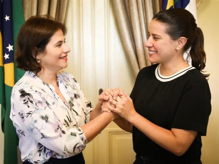 Priscila Krause assume ações contra chuvas no Grande Recife durante viagem de Raquel Lyra