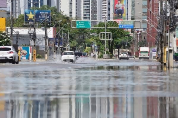 Escolas municipais e estaduais suspendem aulas por causa das chuvas