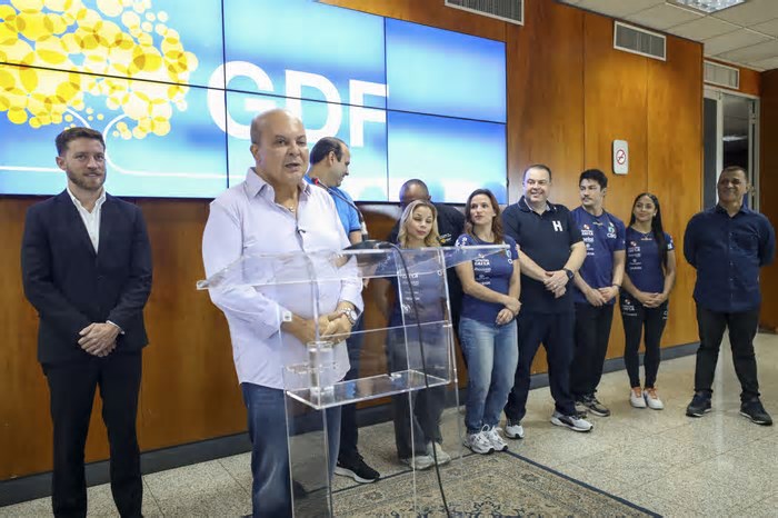 Governador destaca o apoio do DF ao Troféu Brasil de Ginástica durante visita de atletas olímpicos