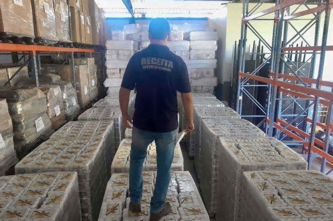 Operação da Receita apreende quase R$ 3 milhões em produtos no DF