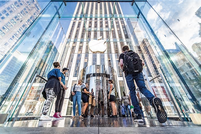 Apple encalha na inteligência artificial e perde espaço para rivais