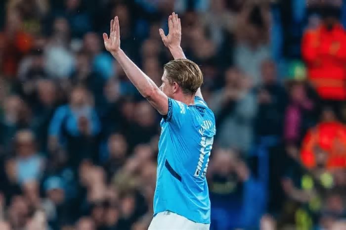 Em 'despedida' de De Bruyne, City vence Bournemouth e se aproxima da Liga dos Campeões