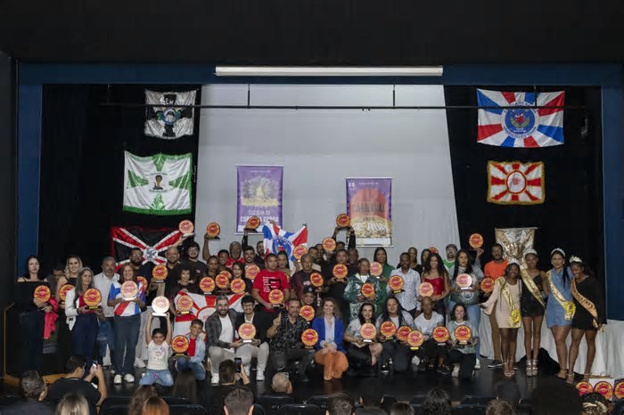 Escolas de samba são premiadas no Carnaval de Rua 2025 em Caxias do Sul