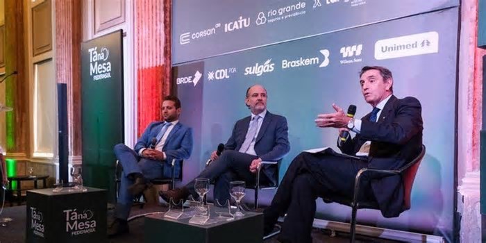 Embaixador e Cônsul-Geral da Itália destacam laços culturais e econômicos com o RS no Tá na Mesa