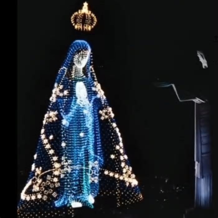 Drones formam imagem de N.S. Aparecida em frente ao Cristo Redentor