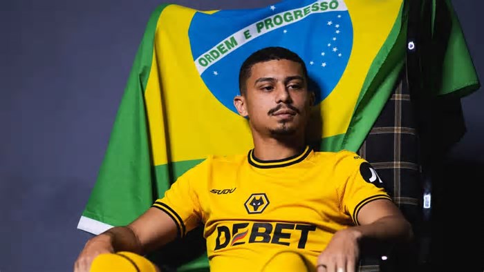 Volante responde se toparia empréstimo ao Fluminense para o Mundial