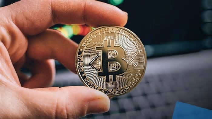 Bitcoin para iniciantes: o que é, como funciona e como comprar com segurança em 2025