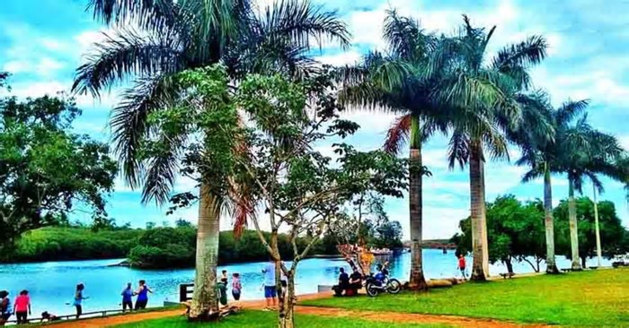 E nao é que o Tietê tem turismo? Passeio de barco é atração no famoso rio paulista