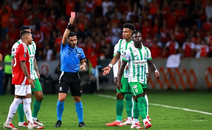 Palmeiras abriu mão de Hinestroza em 2021; hoje, atacante brilha na Libertadores
