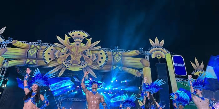 Bar do Boi Caprichoso conecta gerações no Sambódromo e fortalece o futuro da cultura do boi-bumbá