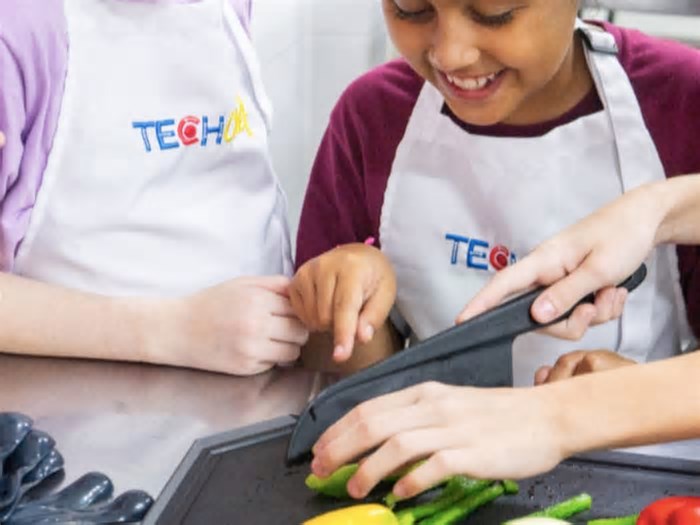 Aula de química com receita? Cidade de SC adota projeto inédito que une culinária e ciência