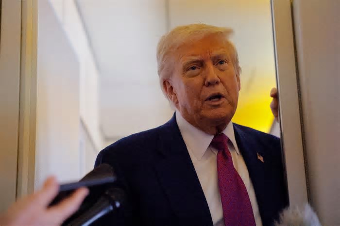 Empresas chinesas compram memecoin de Trump para evitar fechamento de capital nos EUA