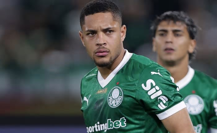Jogadores do Palmeiras lembram de gols perdidos por Cristiano Ronaldo para defender Vitor Roque