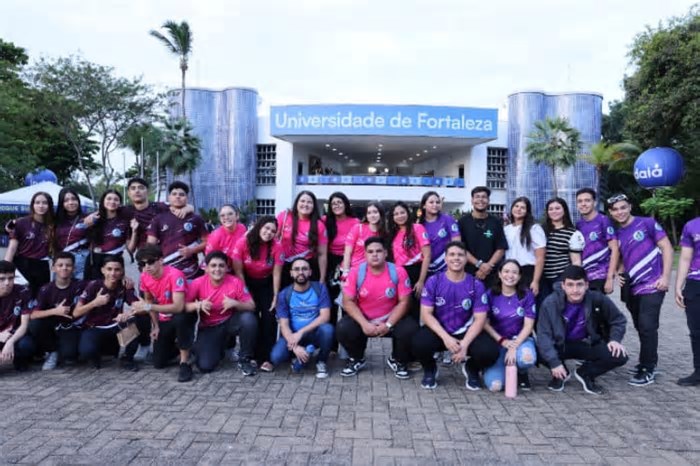 Feira de Profissões é promovida pela Unifor, em Fortaleza