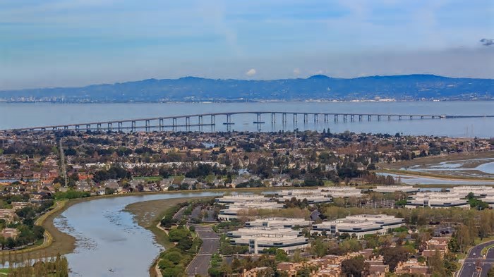 A cidade onde Tom Brady nasceu guarda paisagens incríveis e uma forte cultura esportiva