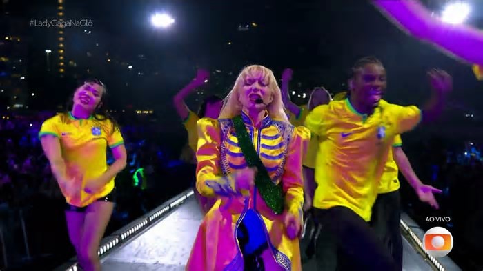 Figurinos de Lady Gaga em Copacabana tiveram toque de drag queens brasileiras - saiba quem são