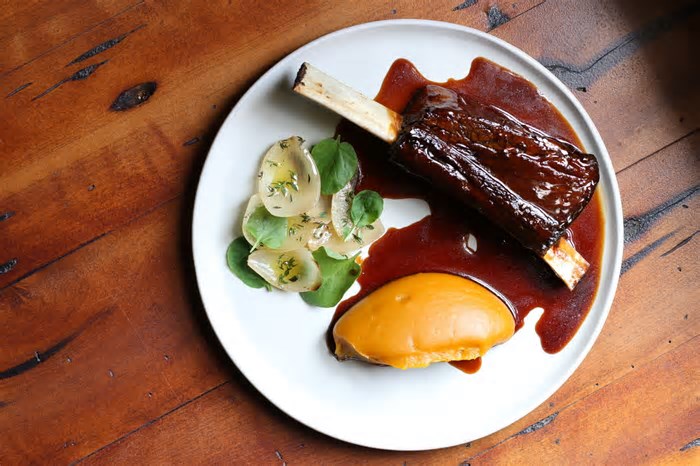 Os melhores restaurantes de Porto Alegre segundo ranking EXAME Casual 2025