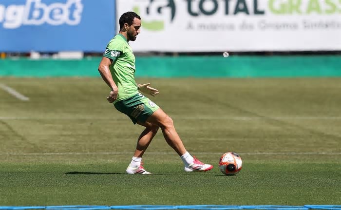 Palmeiras avalia condições de Felipe Anderson e Bruno Rodrigues para enfrentar o São Paulo no clássico no Brasileirão Betano