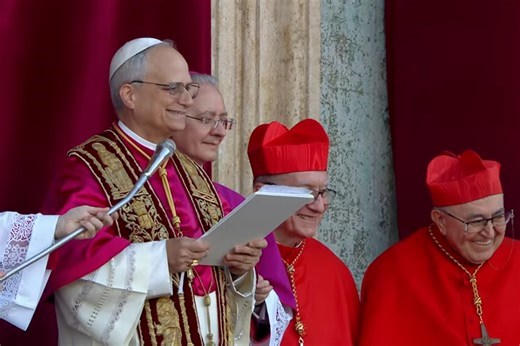 Políticos brasileiros comemoram escolha do novo papa