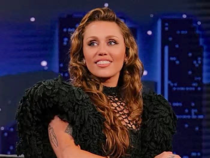Miley Cyrus explica a diferença entre os “gays Disney” e “gays Nickelodeon”