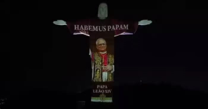Cristo Redentor homenageia novo papa Leão XIV com projeção
