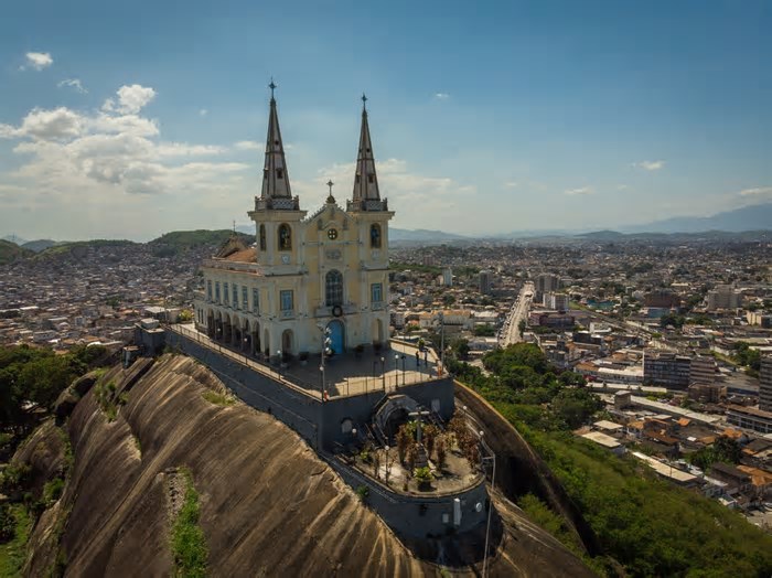 Papa Leão XIV: de igreja com teto contra neve à gruta escondida de Lourdes, os templos que o novo Pontífice tem de conhecer no Rio