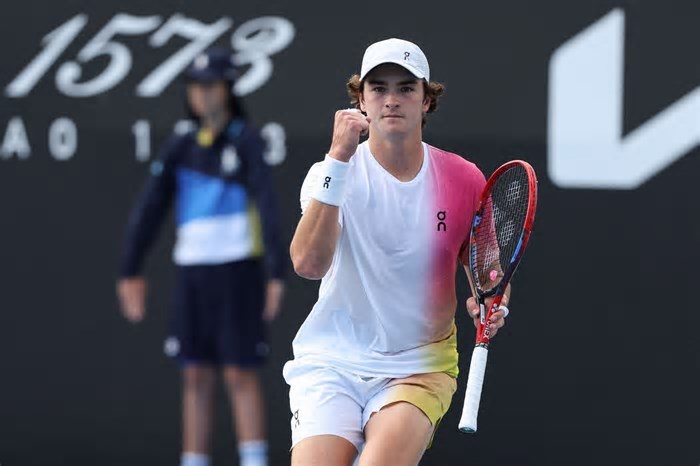 Onde assistir João Fonseca? Brasileiro estreia hoje em Roland Garros; relembre últimos resultados