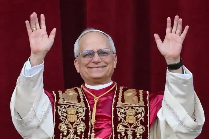Direita associa eleição do papa a fraude do INSS em estratégia de desinformação
