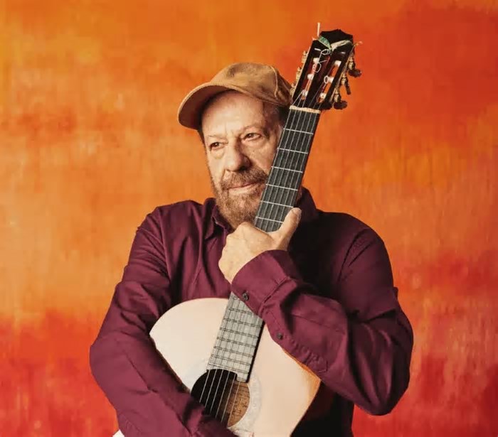 João Bosco apresenta o show “Boca Cheia de Frutas” em Porto Alegre no dia 30 de maio