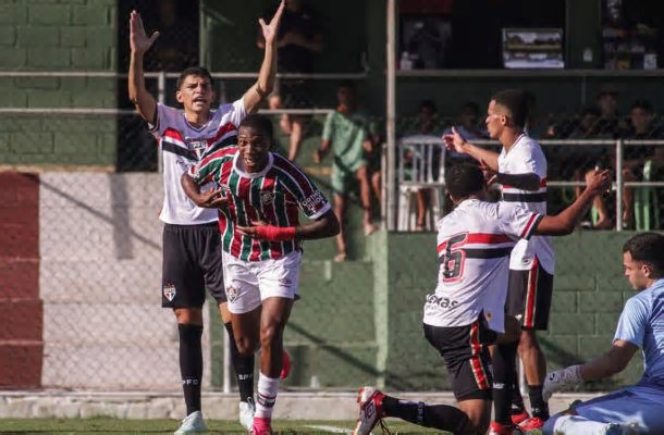 Fluminense bate o São Paulo e sobe na tabela do Brasileirão Sub-20