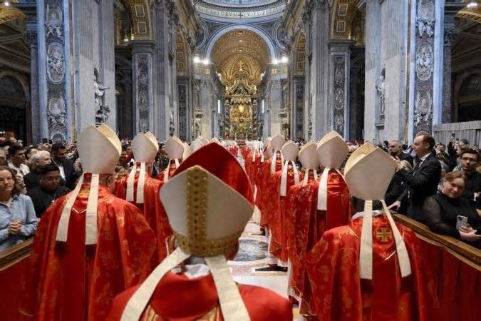 Os times dos cardeais brasileiros que votam no conclave