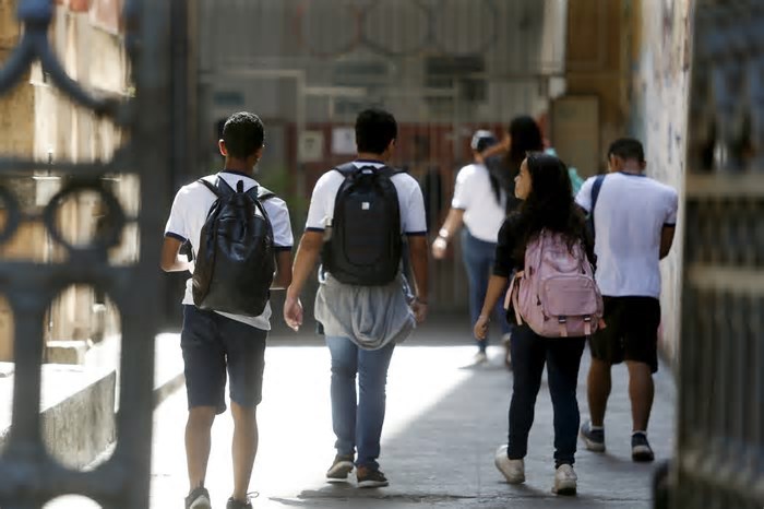 Renda e saúde avançam e educação patina: entenda como o Brasil subiu cinco posições no IDH