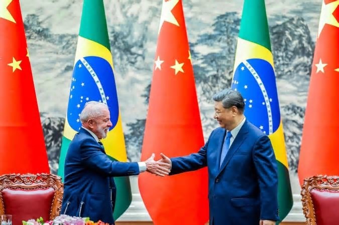 Com Xi, Lula diz que relação com China