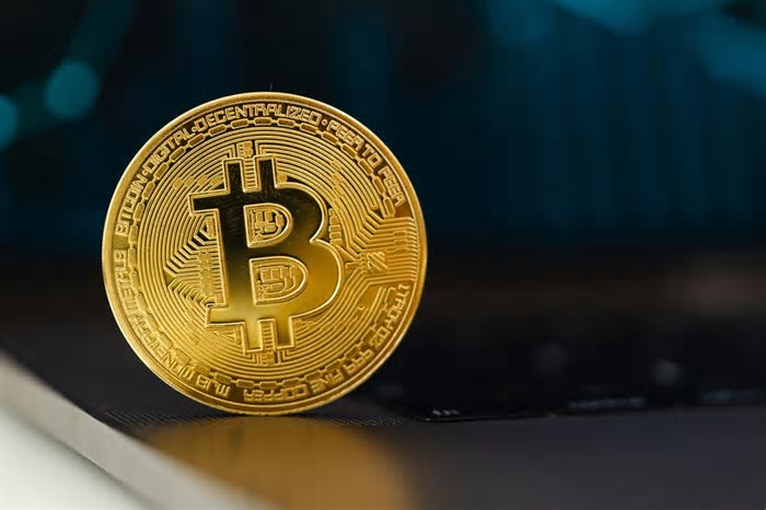 Bitcoin sobe na semana com alívio nas tensões sobre guerra tarifária