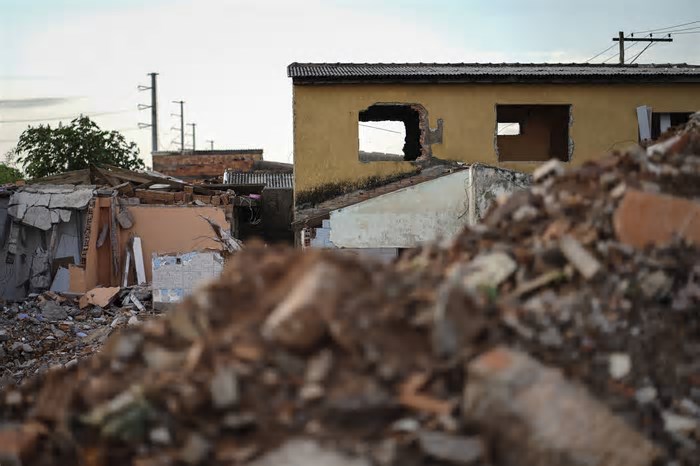 Obras emergenciais avançam, mas Porto Alegre segue exposta a enchentes um ano após tragédia