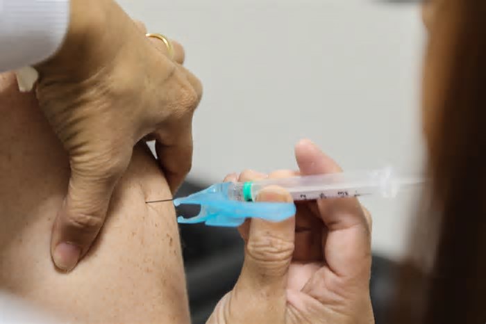 Saúde reforça importância da vacina com circulação de doenças respiratórias no Paraná