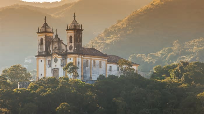 Cidade no interior mineiro encanta com qualidade de vida em meio às montanhas
