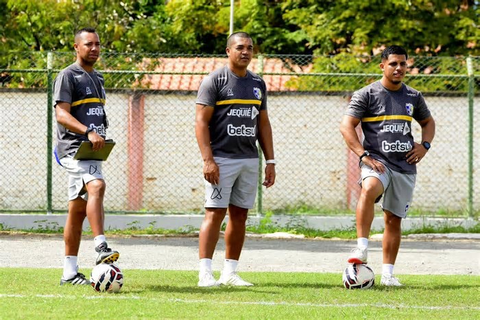 Jequié efetiva Erivaldo Oliveira como técnico para a Série D