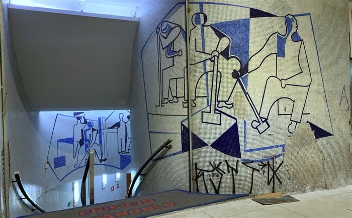 Painel de Di Cavalcanti em prédio de Oscar Niemeyer é pichado em São Paulo
