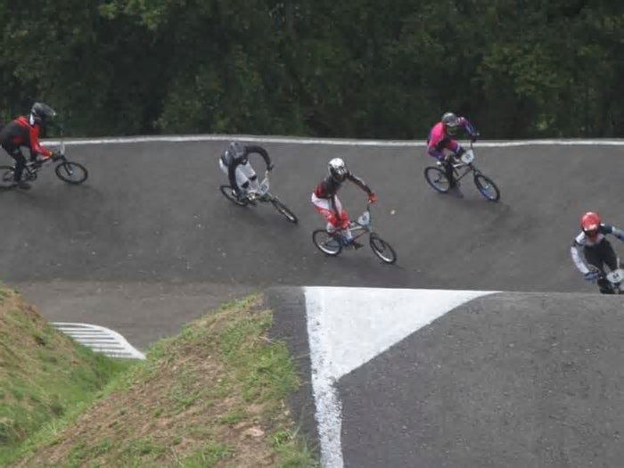 Copa Santana de BMX reúne atletas de todo o Nordeste neste domingo (25), no Recife