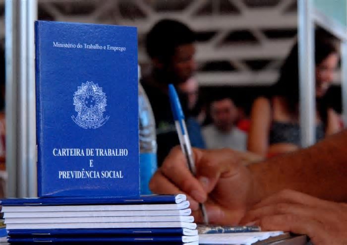Com e sem experiência: Sine BH está com mais de 800 vagas de emprego nesta terça