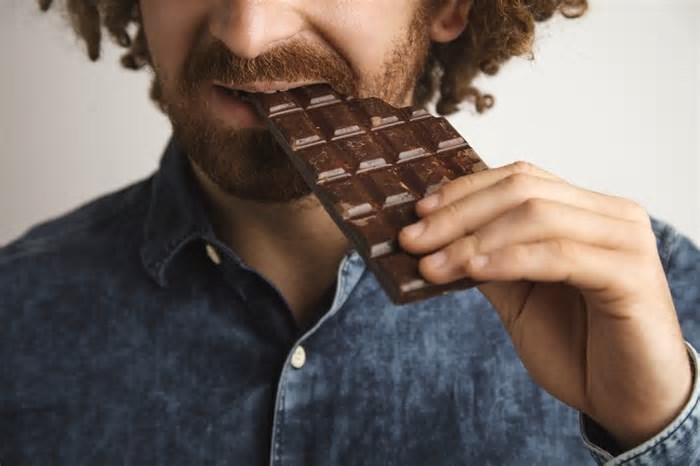 Cardiologistas revelam novo benefício do chocolate amargo para a saúde