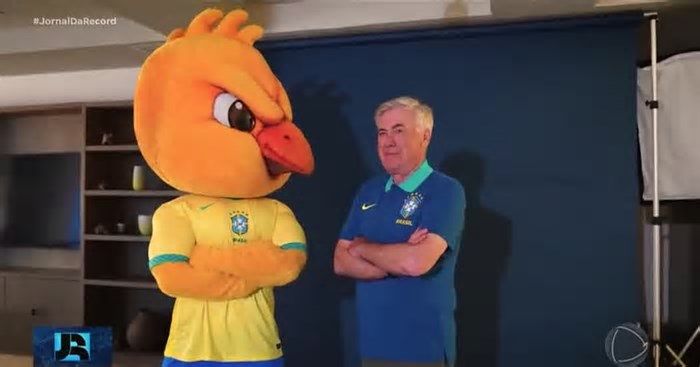Carlo Ancelotti visita museu da CBF e assiste Botafogo no RJ