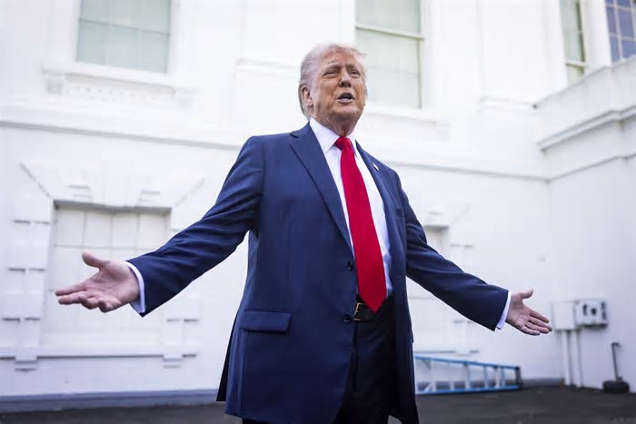 Câmara dos EUA aprova plano fiscal de Trump para cortar impostos e gastos públicos
