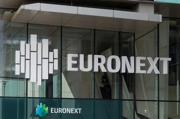 Bolsas da Europa recuam após dados fracos, com balanços e situação fiscal dos EUA no radar