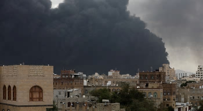 Omã anuncia cessar-fogo entre Houthis e Estados Unidos